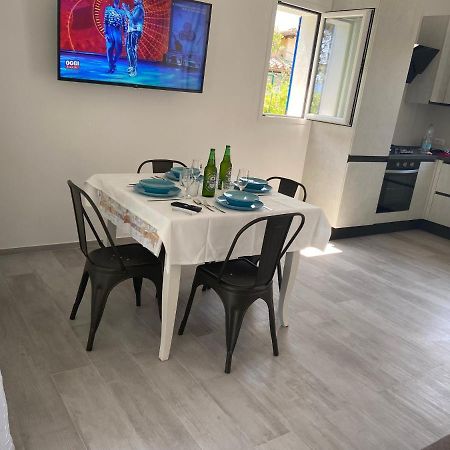 オルビア La Casa Sull'Acquaヴィラ エクステリア 写真