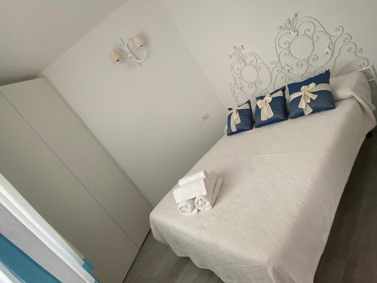 オルビア La Casa Sull'Acquaヴィラ エクステリア 写真